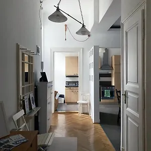 Awesome In The Budapešť