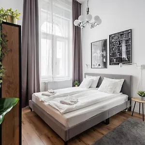 E32 - Oktogon Panorama Suite - Best Location - By Bqa Budapešť